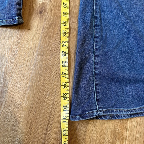 SO Button Fly Flare Leg Jeans Women's Size 9 Med Wash Blue Denim 29x31 Kendrick - Picture 10 of 16